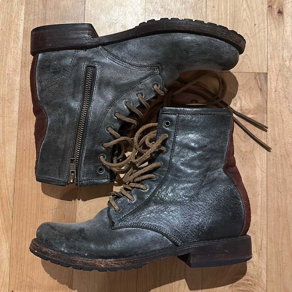 Freebird Lace-Up short boot W7